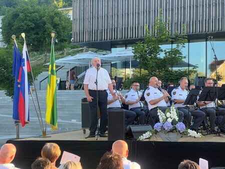 Glasbeni večer s Policijskim orkestrom in gostom Gregorjem Ravnikom